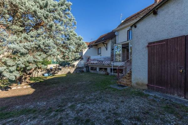 Vente                                                      Maison de village
                        
                                         102 m2                     à Morestel