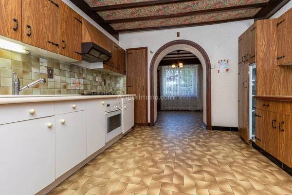 Vente                                                      Maison de village
                        
                                         102 m2                     à Morestel