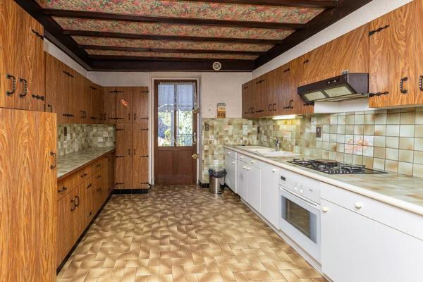 Vente                                                      Maison de village
                        
                                         102 m2                     à Morestel