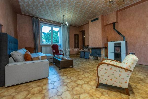 Vente                                                      Maison de village
                        
                                         102 m2                     à Morestel