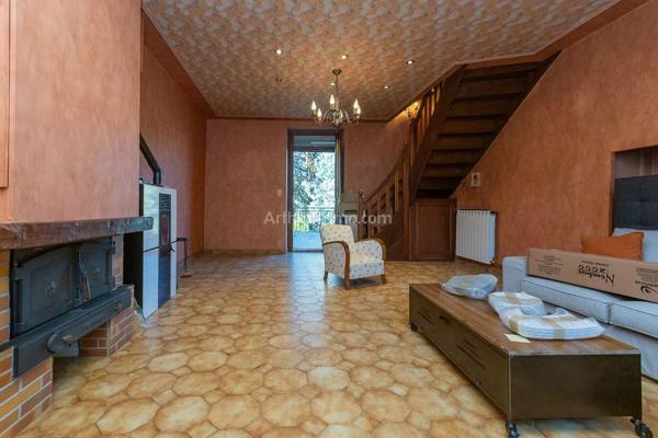 Vente                                                      Maison de village
                        
                                         102 m2                     à Morestel