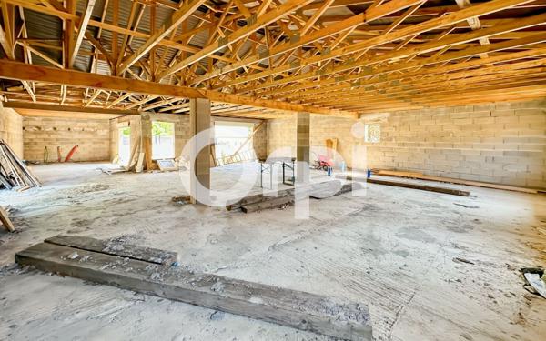 Maison à vendre    2 pièces •  Ruoms