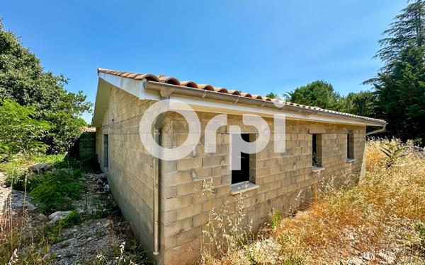 Maison à vendre    2 pièces •  Ruoms