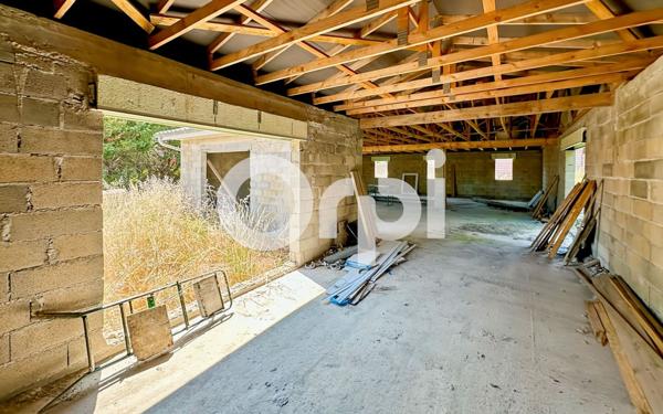 Maison à vendre    2 pièces •  Ruoms