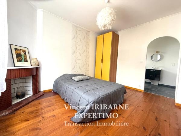 Saintes (17100) Ensemble Immobilier, 3 chambres, Studio Indépendant, Double Garage et Piscine