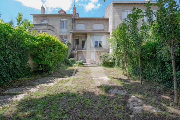ARCHITECTURE À REVALORISER- 1930 -Maison famiale à rénover avec jardin et garage - Bordeaux