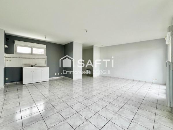 Appartement 1 chambre, balcon, stationnement privatif