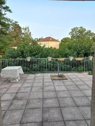 Vrai potentiel pour cette maison de ville et son jardin