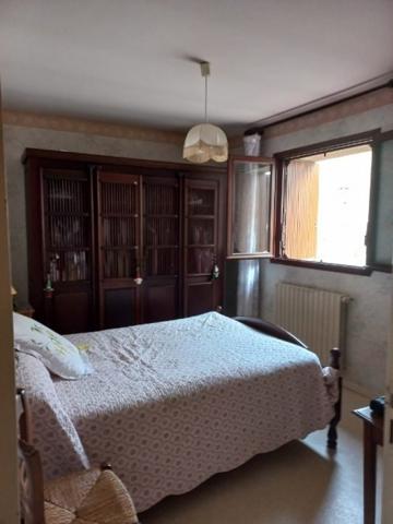 Vrai potentiel pour cette maison de ville et son jardin