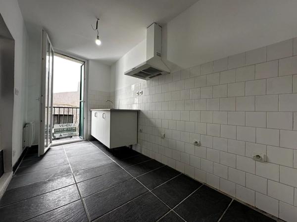 Location                                                      Appartement
                        
                     2 pièces                      58 m2                     à Gignac