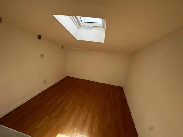 Location                                                      Appartement
                        
                     2 pièces                      58 m2                     à Gignac
