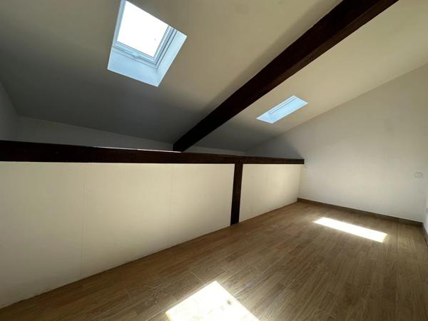 Location                                                      Appartement
                        
                     2 pièces                      58 m2                     à Gignac