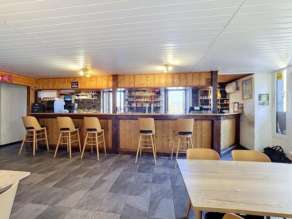 Fonds De Commerce
        
        - 152 m² 138 000 € *