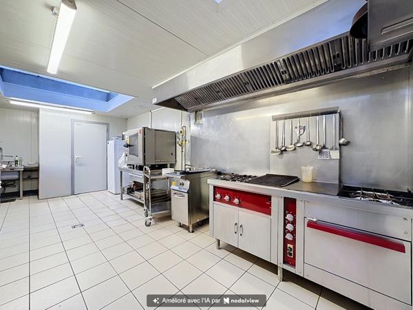 Fonds De Commerce
        
        - 152 m² 138 000 € *