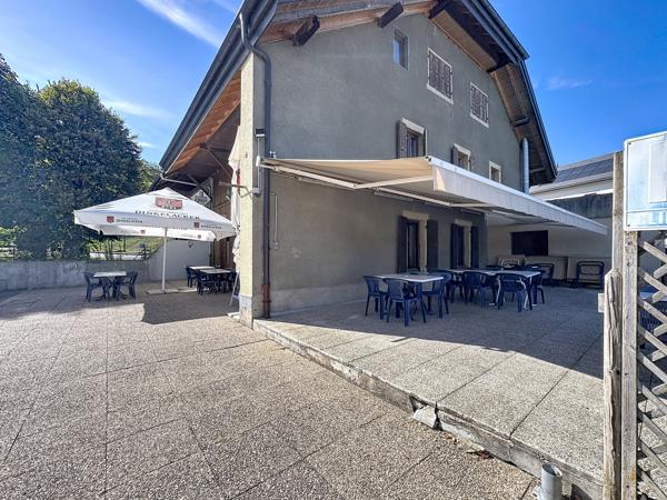 Fonds De Commerce
        
        - 152 m² 138 000 € *