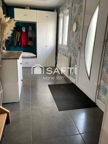 Maison rénovée – au calme, proche commerces et collège