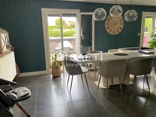 Maison rénovée – au calme, proche commerces et collège