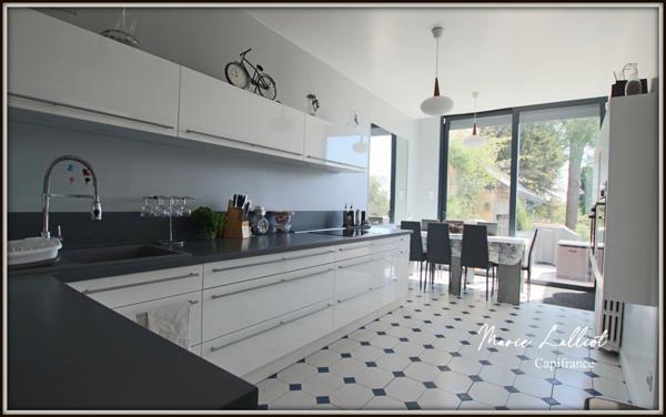 Maison à vendre 11 pièces PITHIVIERS (45), 265m², 5 chambres, séjour 45m², piscine, garage, parc arboré de 2500m², sous-sol