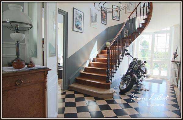 Maison à vendre 11 pièces PITHIVIERS (45), 265m², 5 chambres, séjour 45m², piscine, garage, parc arboré de 2500m², sous-sol