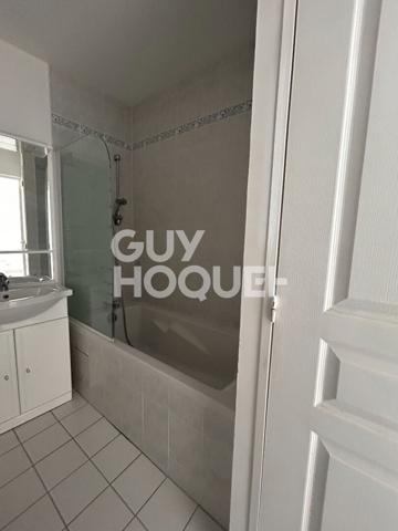 À louer Appartement 2 pièces Centre-ville d'Ivry-la-Bataille