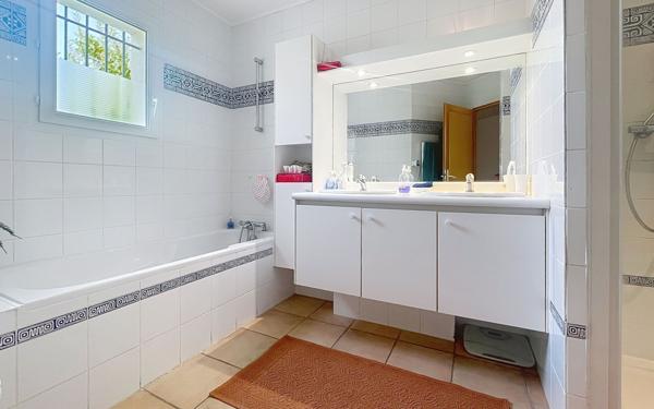 Maison à vendre    7 pièces •  Puilboreau