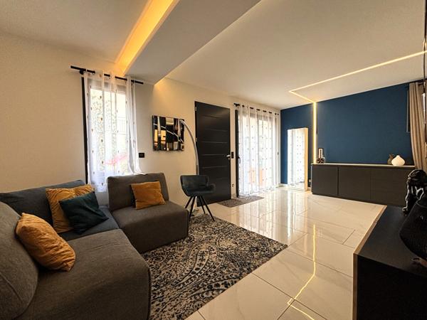 Magnifique 3 pièces contemporain avec terrasse, jardin et dépendances dans un envrionnement bucolique