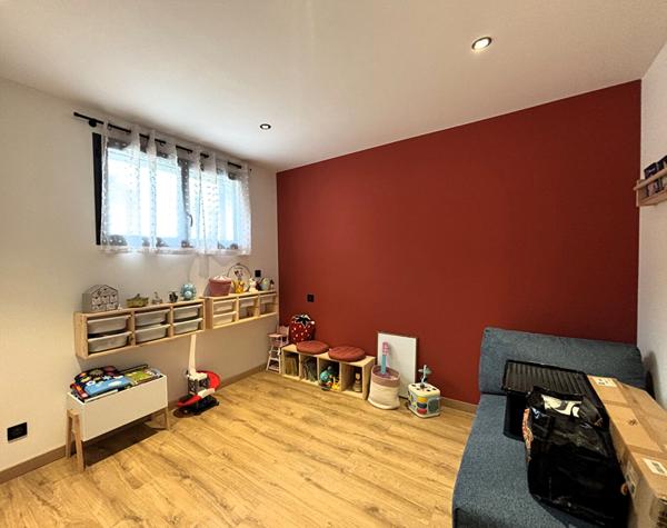 Magnifique 3 pièces contemporain avec terrasse, jardin et dépendances dans un envrionnement bucolique