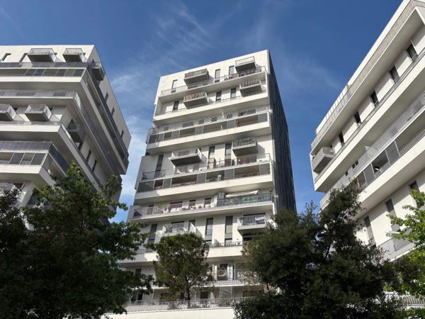 Appartement à vendre 77m² 4 pièces à MASSY (91) quartier Atlantis, à 100m de Massy-Palaiseau