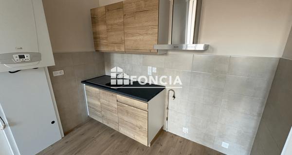 Location Appartement 4 pièces 66.01 m² - Tournon-sur-rhône 07300