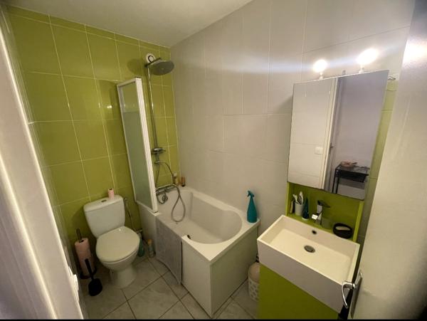 Studio Saint Cyr Sur Loire avec balcon et parking