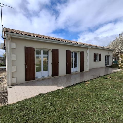 PLAIN PIED AVEC GARAGE NON ATTENANT A LA CAMPAGNE
