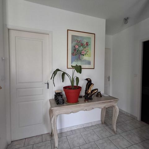PLAIN PIED AVEC GARAGE NON ATTENANT A LA CAMPAGNE