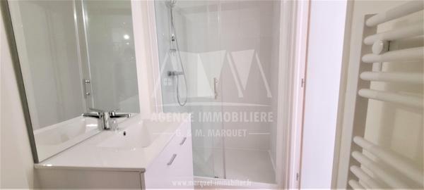 ANGOULEME CENTRE-VILLE - MAISON DE VILLE ENTIEREMENT RÉNOVÉE
