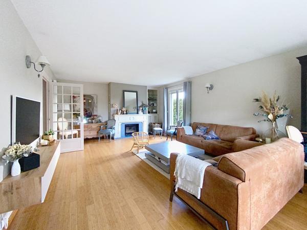 Villa individuelle semi plain pied 5 chambres, jardin, garage double LA CHAPELLE D ARMENTIERES