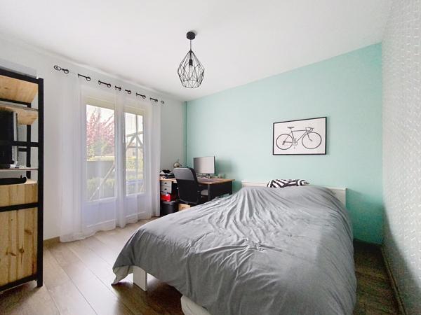 Villa individuelle semi plain pied 5 chambres, jardin, garage double LA CHAPELLE D ARMENTIERES
