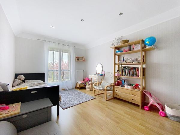 Villa individuelle semi plain pied 5 chambres, jardin, garage double LA CHAPELLE D ARMENTIERES