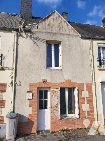 SAINT MARTIN DES BESACES : Maison mitoyenne