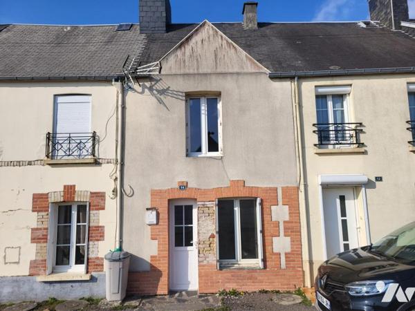 SAINT MARTIN DES BESACES : Maison mitoyenne