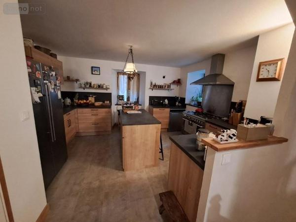 Fonds et/ou murs commerciaux à vendre à Allanche dans le Cantal (15160), ref : 044/1252