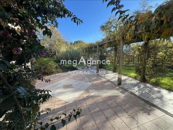 Maison à SAINT-SULPICE-DE-ROYAN, 17200 - 5 pièces 240m²