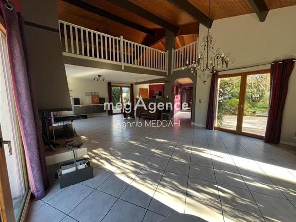 Maison à SAINT-SULPICE-DE-ROYAN, 17200 - 5 pièces 240m²