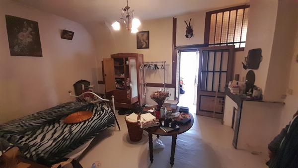 Gironde-sur-Dropt (33190) IMMEUBLE et TERRAIN