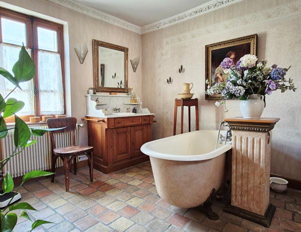 Tramoyes (01390) Propriété de charme idéale pour grande famille, projet intergénérationnel ou maison d’hôtes