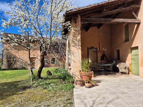 Tramoyes (01390) Propriété de charme idéale pour grande famille, projet intergénérationnel ou maison d’hôtes