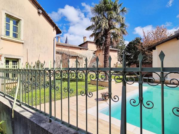 Tramoyes (01390) Propriété de charme idéale pour grande famille, projet intergénérationnel ou maison d’hôtes