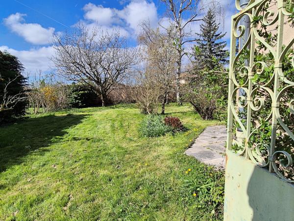 Tramoyes (01390) Propriété de charme idéale pour grande famille, projet intergénérationnel ou maison d’hôtes