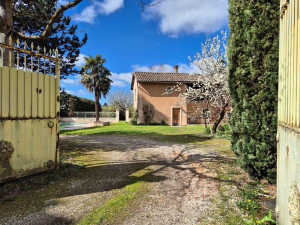 Tramoyes (01390) Propriété de charme idéale pour grande famille, projet intergénérationnel ou maison d’hôtes