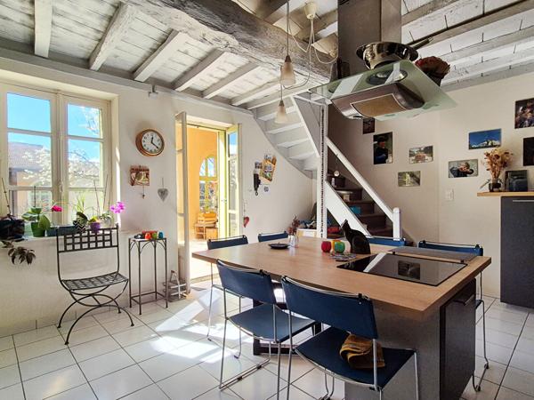 Tramoyes (01390) Propriété de charme idéale pour grande famille, projet intergénérationnel ou maison d’hôtes