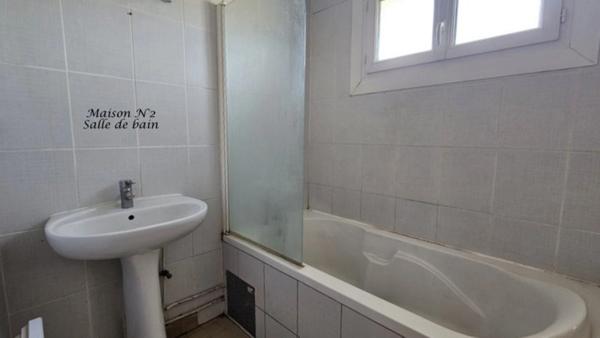 Ensemble immobilier de rapport – 3 logements et 2 hangars sur plus de 5 000 m² LA PELLERINE (49)