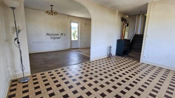 Ensemble immobilier de rapport – 3 logements et 2 hangars sur plus de 5 000 m² LA PELLERINE (49)
